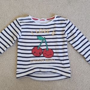 Cute girls sweater with sequins